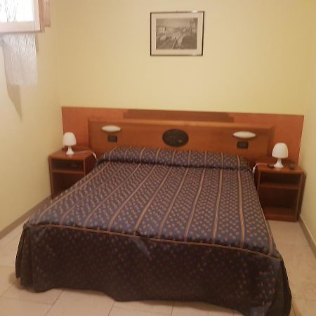 B&B Antica Trattoria ซานโจวานนี โรตอนโด ภายนอก รูปภาพ